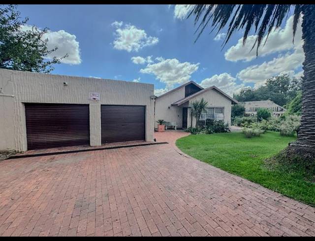 4 BEDROOM HOUSE FOR SALE IN MONDEOR